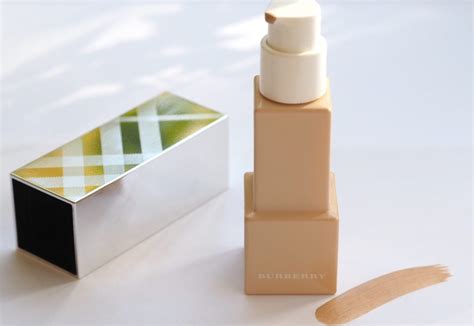 burberry beauty fresh glow review|bright glow foundation burberry.